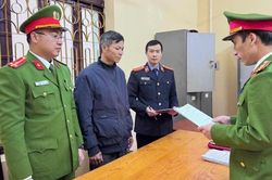 Lập khống hồ sơ nghiệm thu thanh toán, nguyên chủ tịch và kế toán xã ở Tuyên Quang bị khởi tố