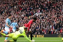 Patrick Dorgu rực sáng giúp MU hạ Man City 2-0: Mũi khoan đa năng của Michael Carrick