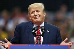 Ông Trump đe dọa áp thuế bổ sung 8 nước châu Âu đến khi sở hữu Greenland