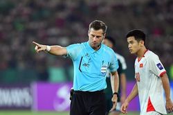 Trọng tài người Australia bắt chính trận bán kết U23 Việt Nam - U23 Trung Quốc