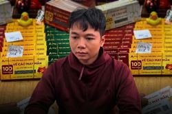 Nhóm đối tượng chiếm đoạt khoảng 3 tỷ đồng của 500 người từ việc livestream 'cào vé số trúng thưởng'