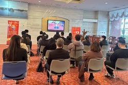 Cộng đồng người Việt tại Osaka Nhật Bản theo dõi trực tiếp Lễ Khai mạc Đại hội XIV của Đảng
