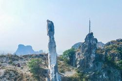 Chủ đầu tư lên tiếng về hòn Vọng Phu 'khác lạ' sau khi được gia cố