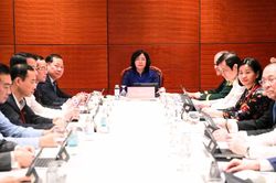 Đại biểu Mặt trận Tổ quốc, các đoàn thể Trung ương thảo luận Văn kiện Đại hội XIV
