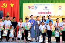 Tuổi trẻ Công an phường Phú Lợi cùng 'Xuân chiến sĩ' lan tỏa yêu thương