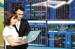 Chứng khoán ngày 21/1: Áp lực bán gia tăng quanh vùng đỉnh, VN-Index điều chỉnh phiên thứ hai