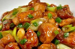 Cách làm gà kho hành lá vị Thái giúp đưa cơm ngày se lạnh