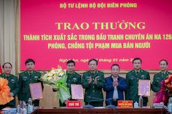 Trao thưởng Bộ đội Biên phòng Nghệ An vì thành tích xuất sắc triệt phá đường dây mua bán người