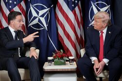 Tín hiệu mới trong cuộc gặp với Tổng thư ký NATO khiến ông Trump rút đe dọa áp thuế