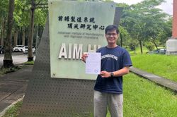 Sinh viên trẻ nhất Việt Nam giành học bổng nghiên cứu toàn phần Singapore 2026