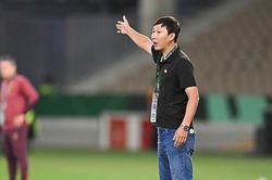HLV Kim Sang Sik đau đầu với bài toán hàng thủ U23 Việt Nam
