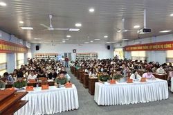 Công an phường Tân Uyên triển khai phần mềm đăng ký tạm trú cho người nước ngoài