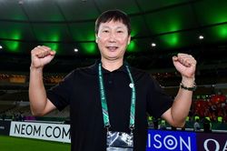 HLV Kim Sang-sik và năm vàng son của bóng đá Việt Nam