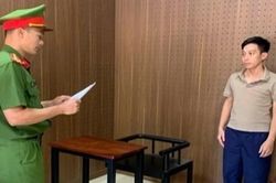 Khởi tố nhân viên ngân hàng chiếm đoạt hàng tỷ đồng của khách để 'đốt' vào tiền ảo