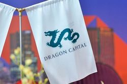 Dragon Capital giảm một nửa lợi nhuận