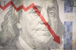 Lý do đồng USD bất ngờ lao dốc