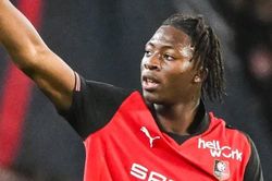 Tin chuyển nhượng (25/1): MU chốt phương án thay Zirkzee, Abraham đến Aston Villa