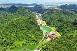 Ninh Bình: Khám phá Thung Ui - 'phim trường cổ trang' mới nổi sát vách chùa Bái Đính