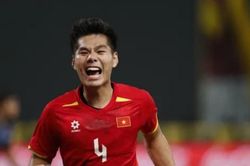 HLV Kim Sang-sik cam kết đồng hành cùng Nguyễn Hiểu Minh sau chấn thương nặng