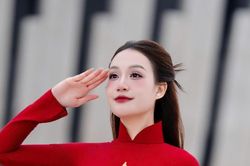 'Sao Mai' Thu Thủy cho ra mắt MV 'Đảng dẫn lối thời đại'