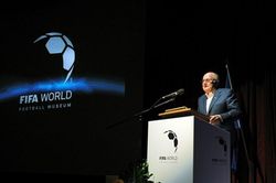 Cựu Chủ tịch FIFA Blatter ủng hộ việc tẩy chay các trận World Cup 2026 ở Mỹ