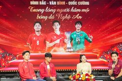 Ấm áp chương trình giao lưu 'Đình Bắc - Văn Bình - Quốc Cường trong lòng người hâm mộ bóng đá Nghệ An'