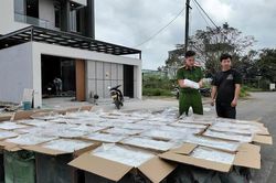 Bắt quả tang xe tải chở 2.400 cây thuốc lá lậu