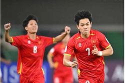 Thể lực cầu thủ, không chỉ là 'trời cho', chủ yếu là quá trình xây từ bàn ăn đến sân tập