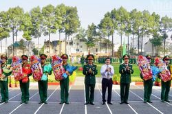 [Ảnh] Bộ Tư lệnh Thành phố Hồ Chí Minh tiễn quân nhân xuất ngũ