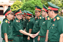 Đoàn công tác Tổng cục Chính trị kiểm tra, chúc Tết các đơn vị Quân khu 9