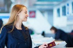 Triển khai miễn thị thực có thời hạn cho người nước ngoài thuộc diện đặc biệt