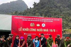 Chương trình 'Theo dấu chân Người' tại Cao Bằng: Lan tỏa giá trị nhân văn, tiếp nối con đường cách mạng