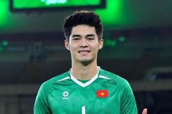 Đình Bắc và dàn sao U23 Việt Nam giúp thủ môn Trung Kiên vượt qua cú sốc tâm lý