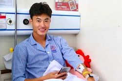 HLV Kim Sang-sik nhận tin vui từ tiến độ hồi phục của Văn Trường và Hiểu Minh