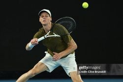 Jannik Sinner hạ gục Ben Shelton 3-0: Bản lĩnh nhà vô địch và cuộc hẹn với Djokovic