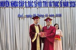 Trao bằng tốt nghiệp cho hơn 380 tân bác sĩ chuyên khoa cấp II, thạc sĩ, bác sĩ nội trú