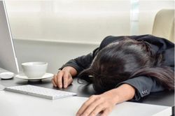 Vì sao tinh thần làm việc dễ chùng xuống khi cận Tết?