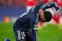 Cú sốc Champions League: Real Madrid và PSG văng khỏi Top 8, Napoli bị loại