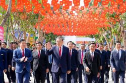 Tổng Bí thư Tô Lâm dâng hương tưởng niệm Chủ tịch Hồ Chí Minh và các anh hùng liệt sĩ