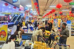 Đón mùa tiêu dùng Tết