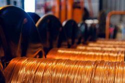 Giá đồng lập kỷ lục mới, nguy cơ bong bóng cận kề