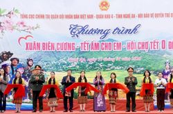 Ấm áp 'Xuân biên cương - Tết ấm cho em - Hội chợ Tết 0 đồng' tại Nghệ An