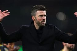 Michael Carrick và màn hồi sinh tại Man Utd: Khi kết quả trên sân đập tan định kiến của Roy Keane