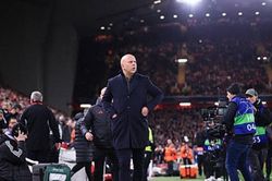 Liverpool khủng hoảng hậu vệ phải trước đại chiến Newcastle: Bài toán khó cho Arne Slot