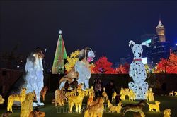 Kỳ ảo lễ hội ánh sáng tại Hong Kong (Trung Quốc)