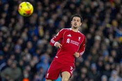 Tin chuyển nhượng bóng đá hôm nay 1/2: Liverpool mắc kẹt vụ Curtis Jones