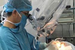 Việt Nam thí điểm phương pháp điều trị điếc hiện đại nhất thế giới
