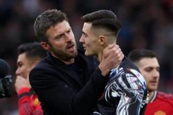 Michael Carrick và bài toán Fulham: Đã đến lúc kích hoạt Benjamin Sesko