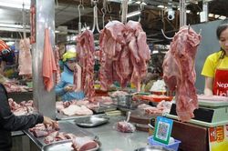 Giá thịt heo tại Hà Nội tăng tới 15.000 đồng mỗi kg, sườn non vượt mốc 200.000 đồng
