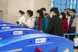 Metro Hà Nội dùng 100% hệ thống soát vé định danh điện tử